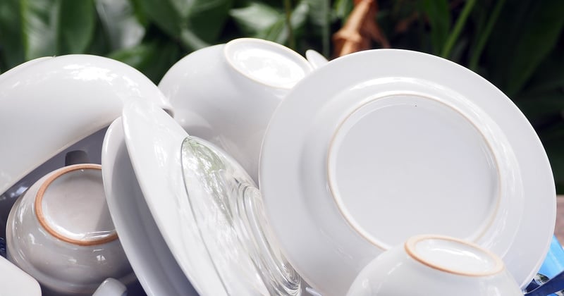 Porcelaine au lave-vaisselle : le guide pour la laver sans la rayer