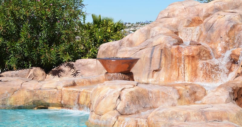Camouflage piscine tubulaire : 7 astuces pour la rendre invisible