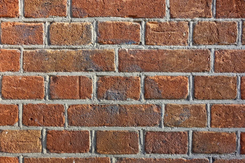 Le choix des matériaux : briques, mortier et équipements